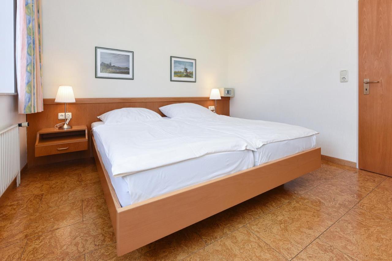 Hotel-Pension Stoertebeker Бензерзиль Экстерьер фото