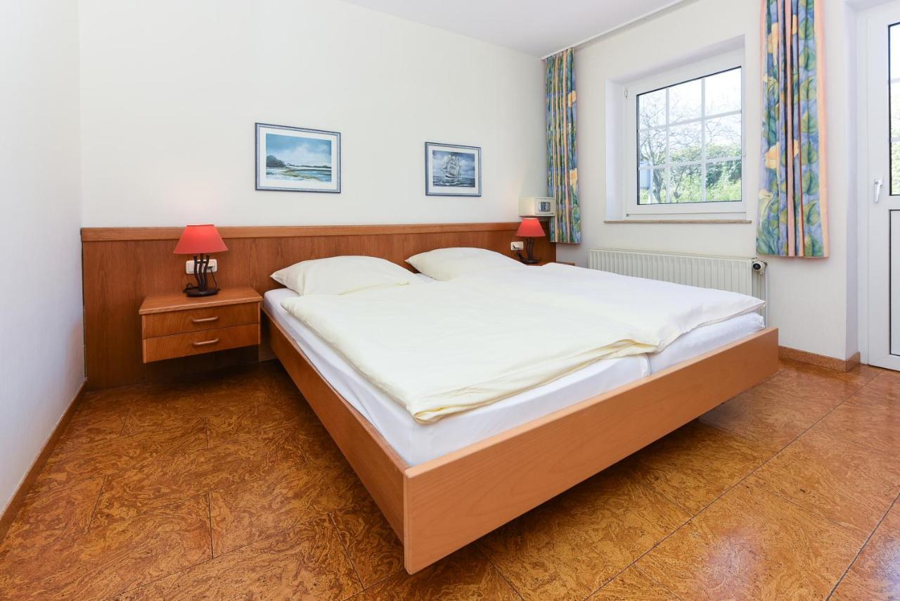 Hotel-Pension Stoertebeker Бензерзиль Экстерьер фото