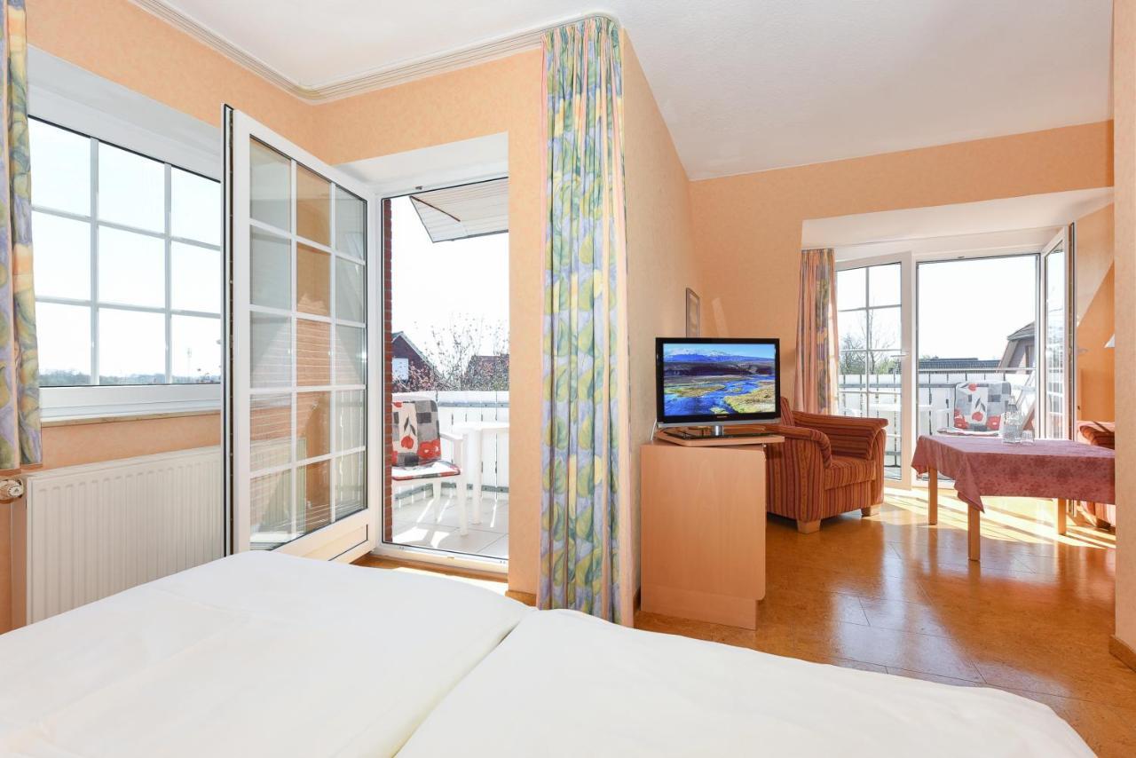 Hotel-Pension Stoertebeker Бензерзиль Экстерьер фото