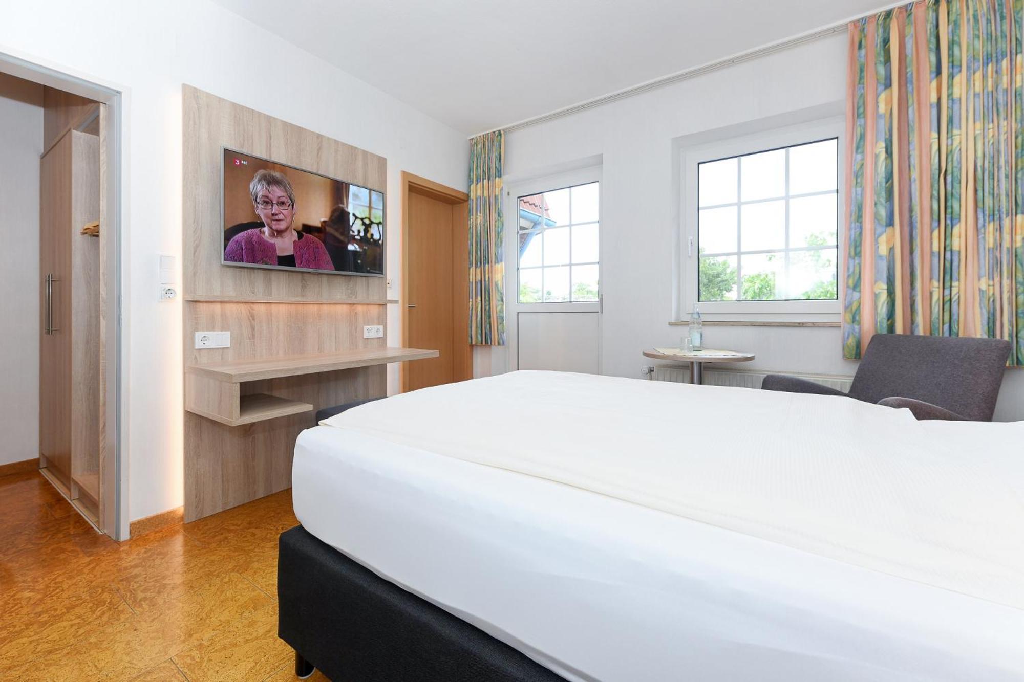 Hotel-Pension Stoertebeker Бензерзиль Экстерьер фото