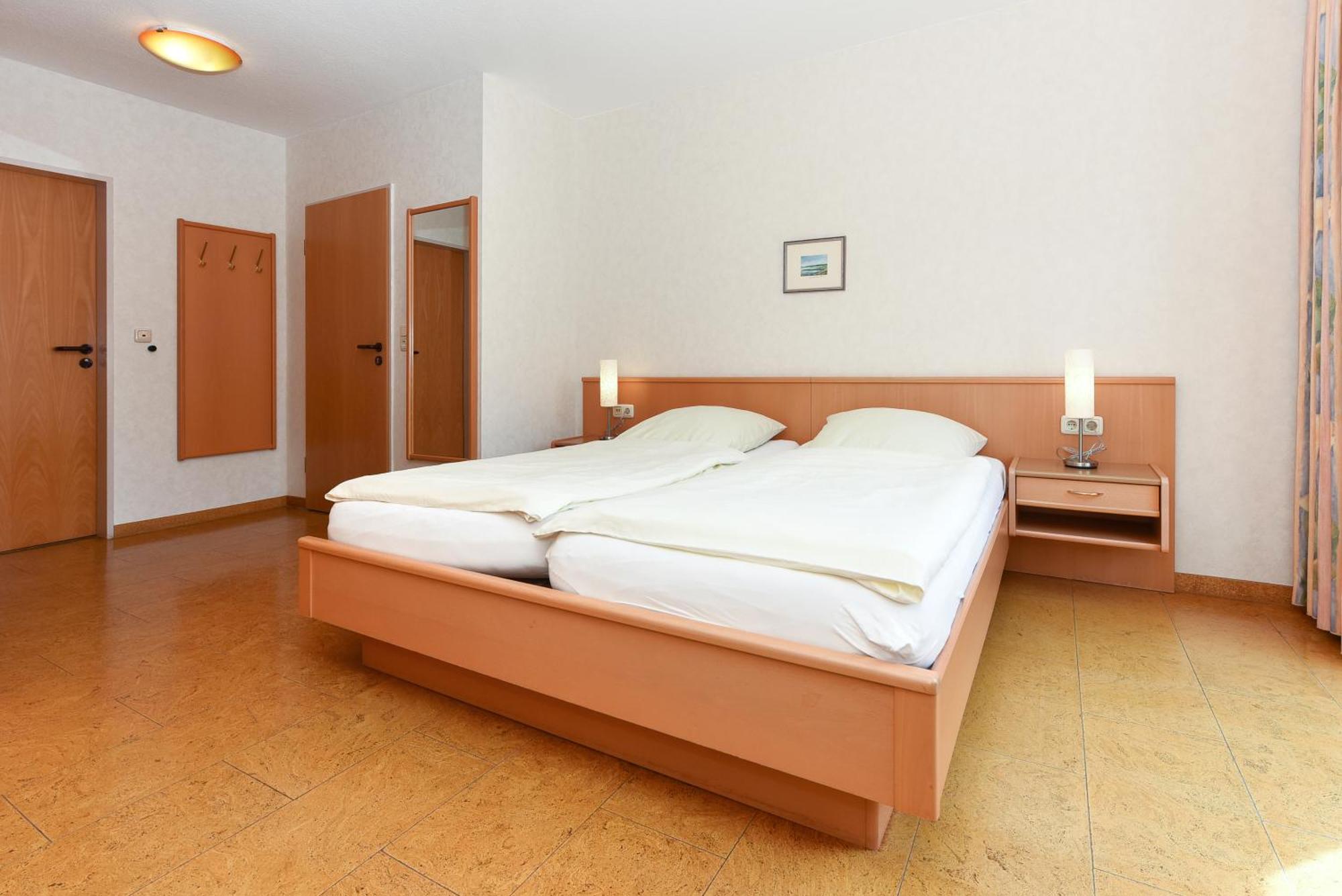 Hotel-Pension Stoertebeker Бензерзиль Экстерьер фото