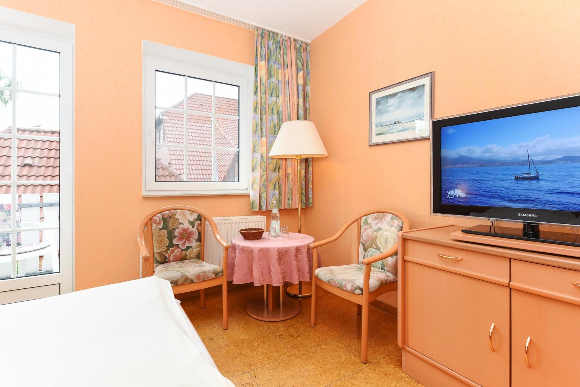 Hotel-Pension Stoertebeker Бензерзиль Экстерьер фото