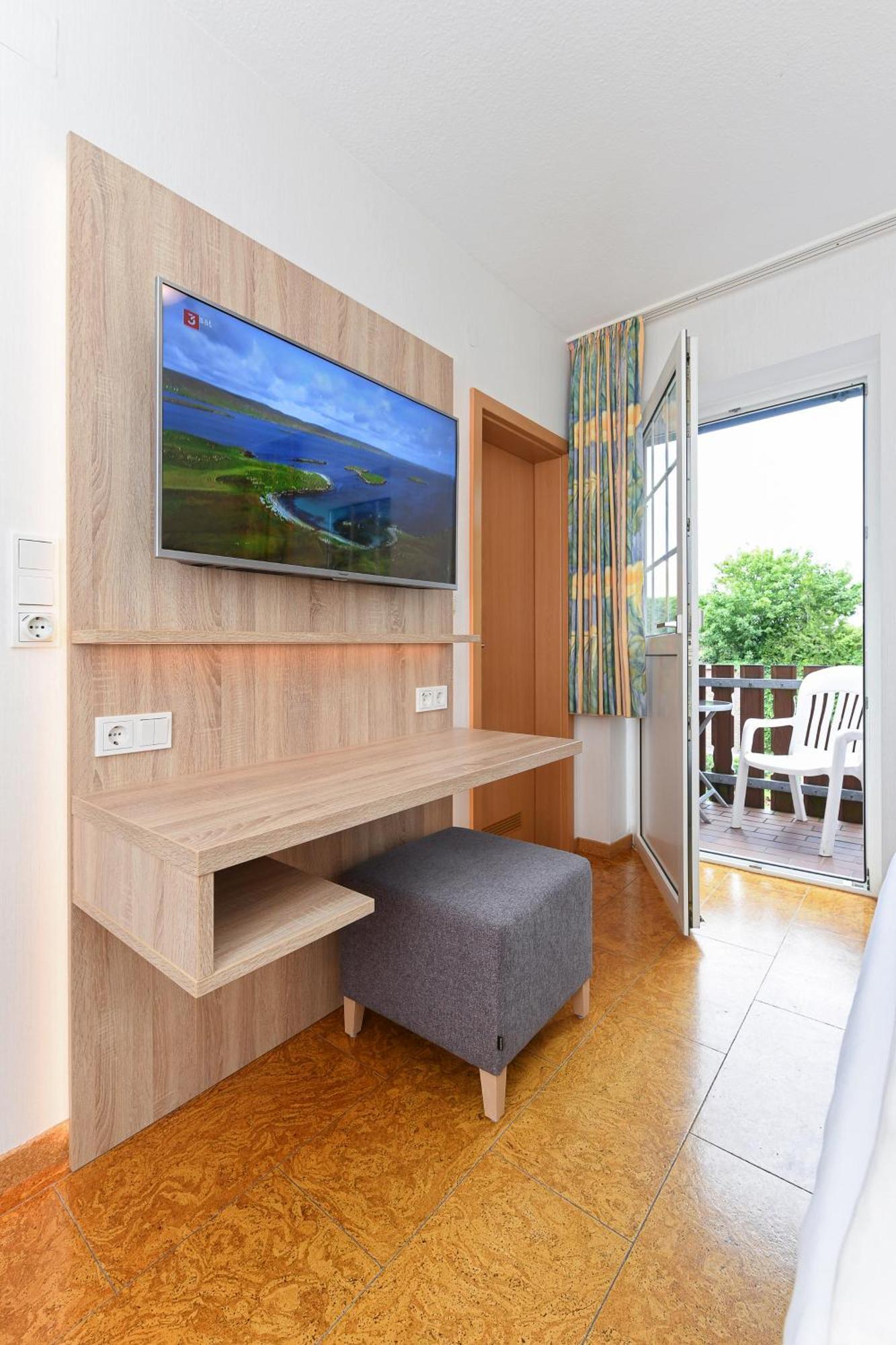 Hotel-Pension Stoertebeker Бензерзиль Экстерьер фото